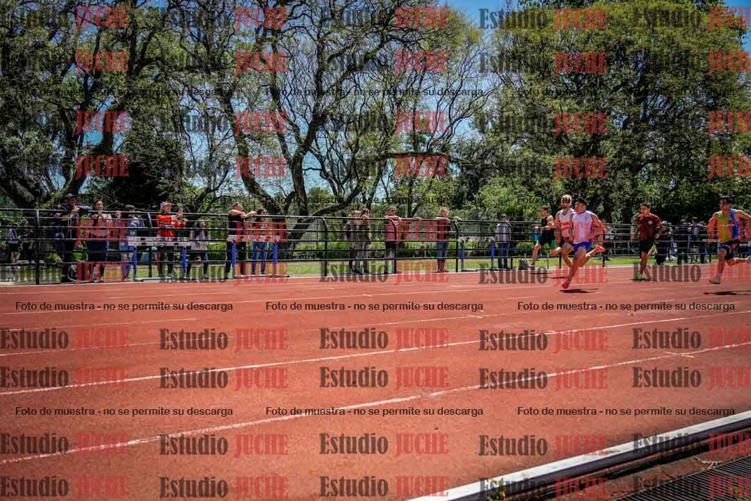 Fotos de los 100 m llanos de varones