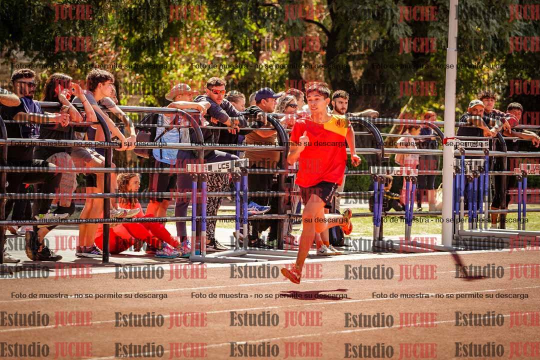 Fotos de los 400 m llanos de varones