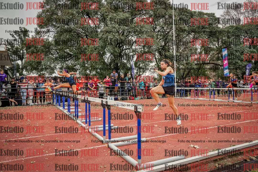 Fotos de los 100 m con vallas de mujeres - heptatlón 1