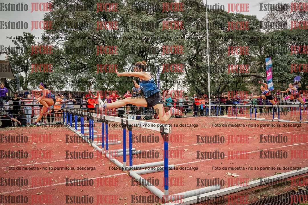 Fotos de los 100 m con vallas de mujeres - heptatlón 1