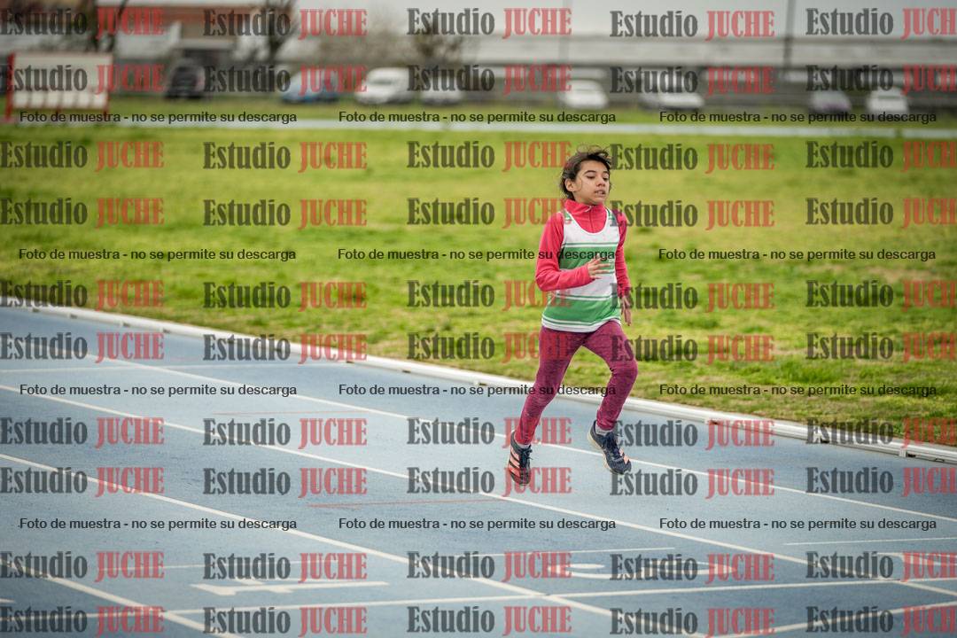 Fotos de los 50 m llanos de mujeres - U12