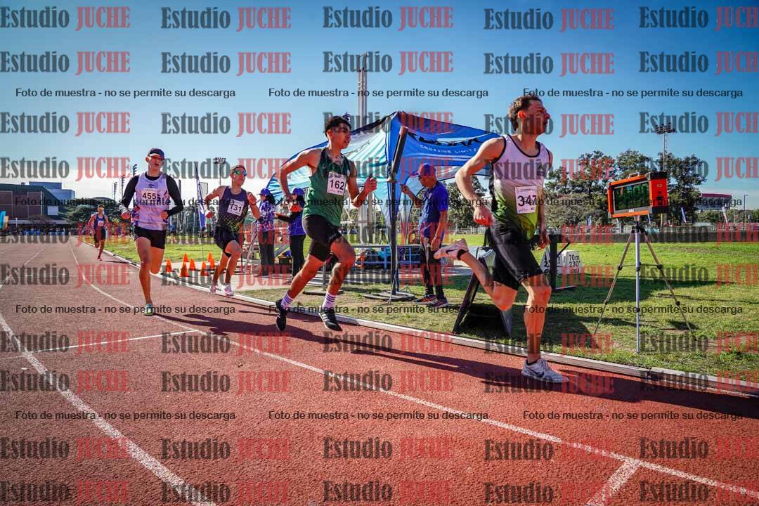 Fotos de los 800 m llanos de varones