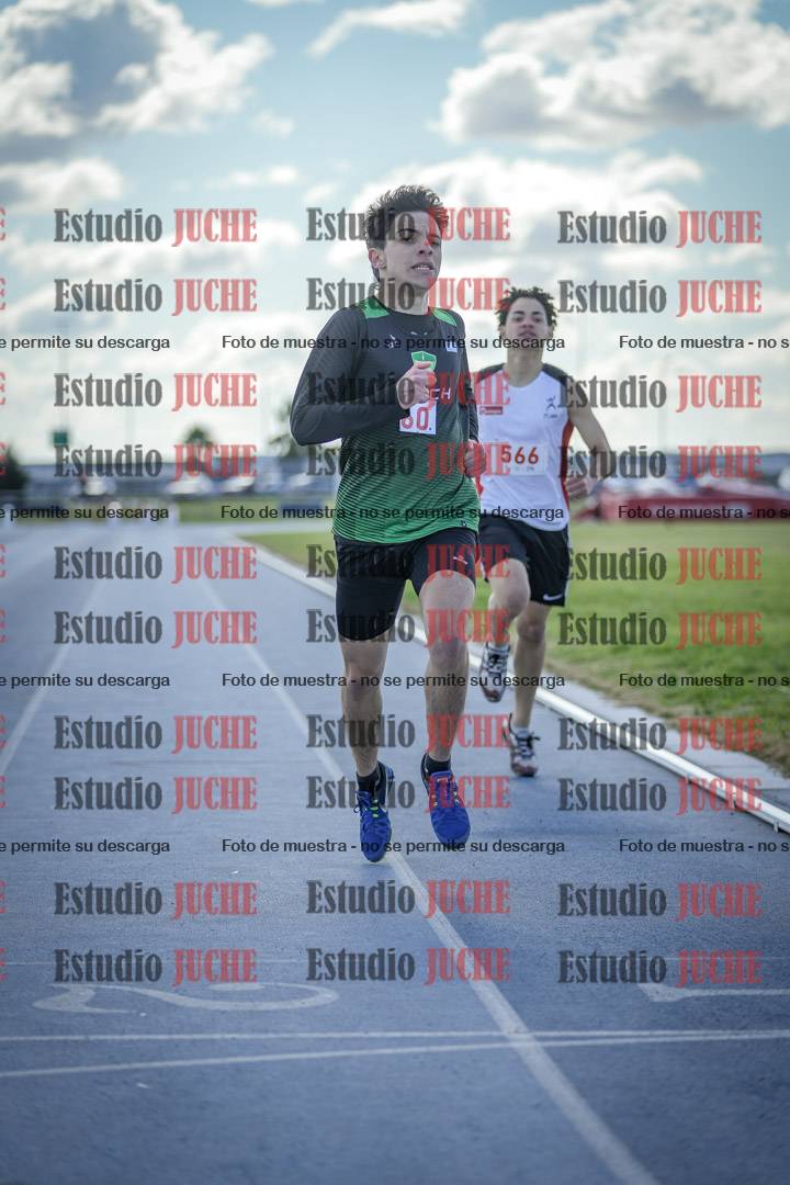 Fotos de los 800 m llanos de varones