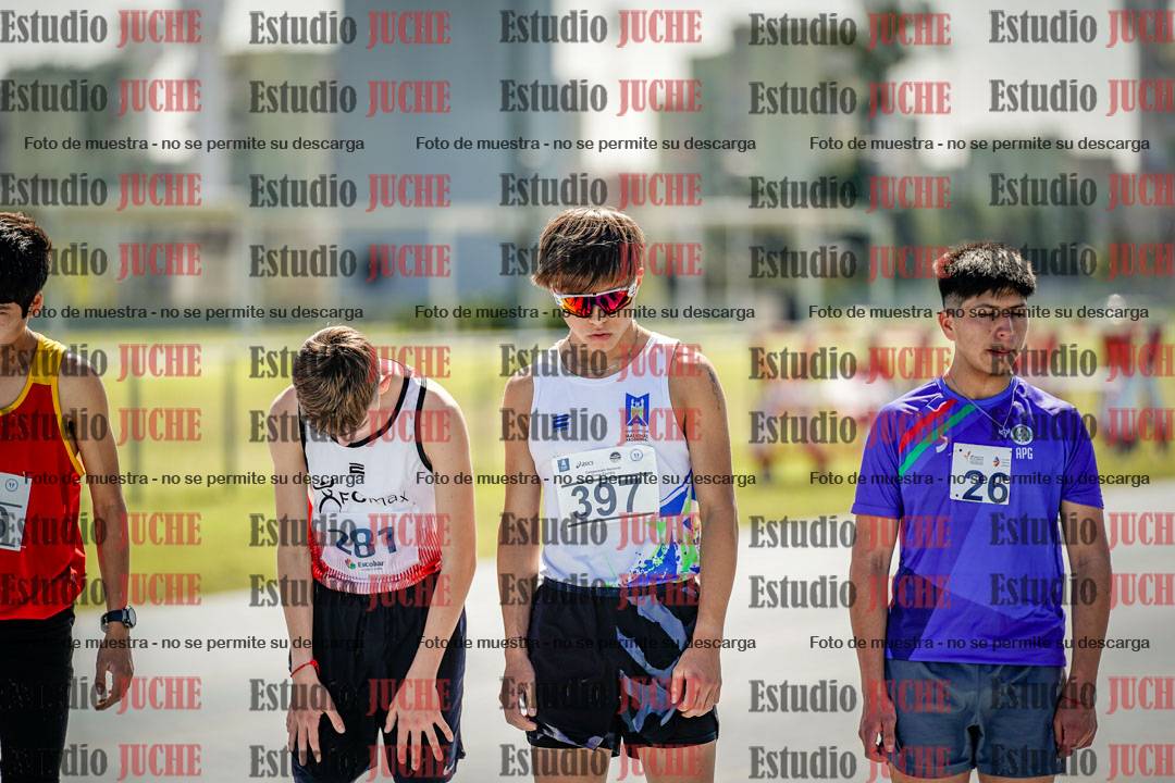Fotos de los 2000 m con obstáculos de varones
