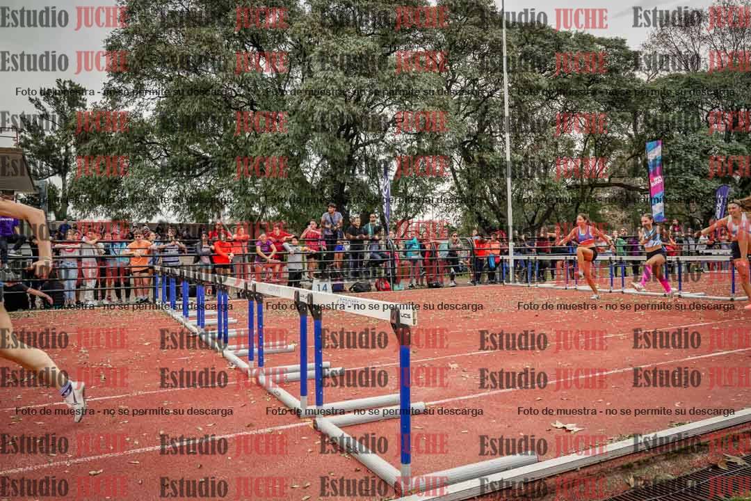 Fotos de los 100 m con vallas de mujeres - heptatlón 1