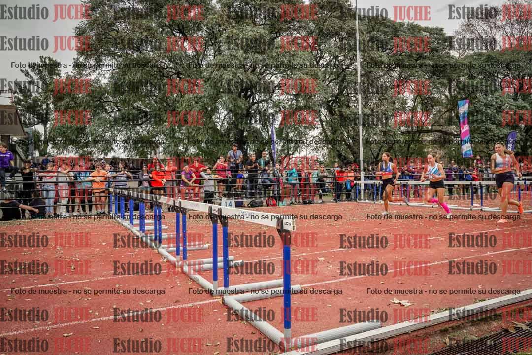Fotos de los 100 m con vallas de mujeres - heptatlón 1