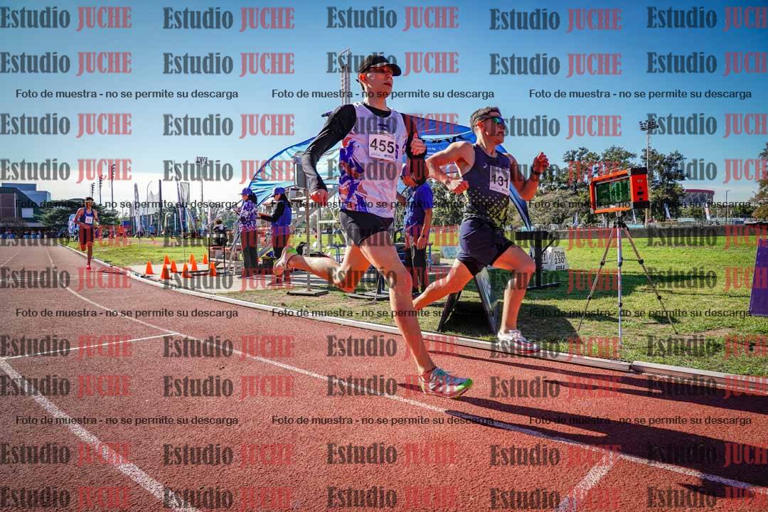 Fotos de los 800 m llanos de varones