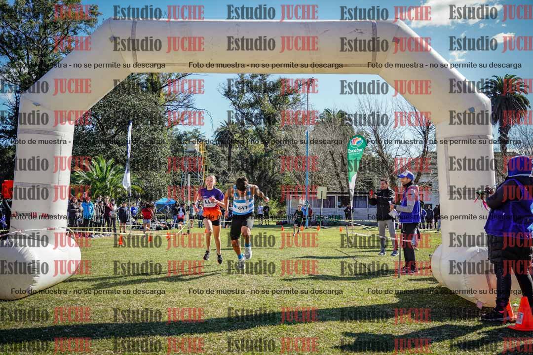 Fotos de la llegada del cross de 2000 m
