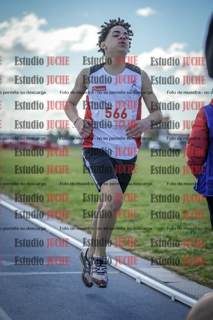 Fotos de los 800 m llanos de varones