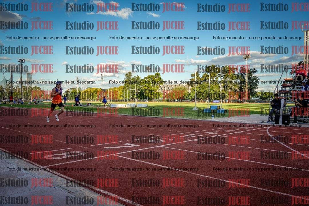 Fotos de los 400 m llanos de varones