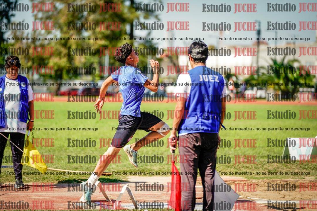 Fotos del salto en largo de varones