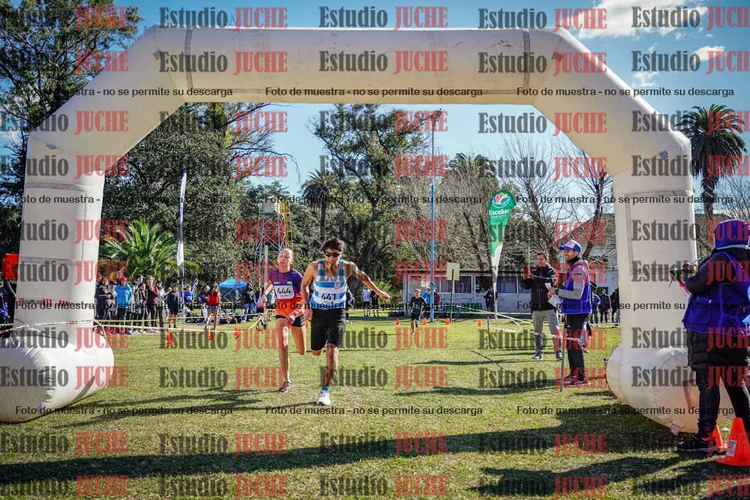 Fotos de la llegada del cross de 2000 m