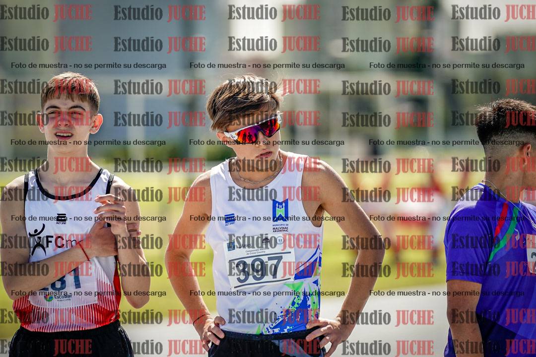 Fotos de los 2000 m con obstáculos de varones