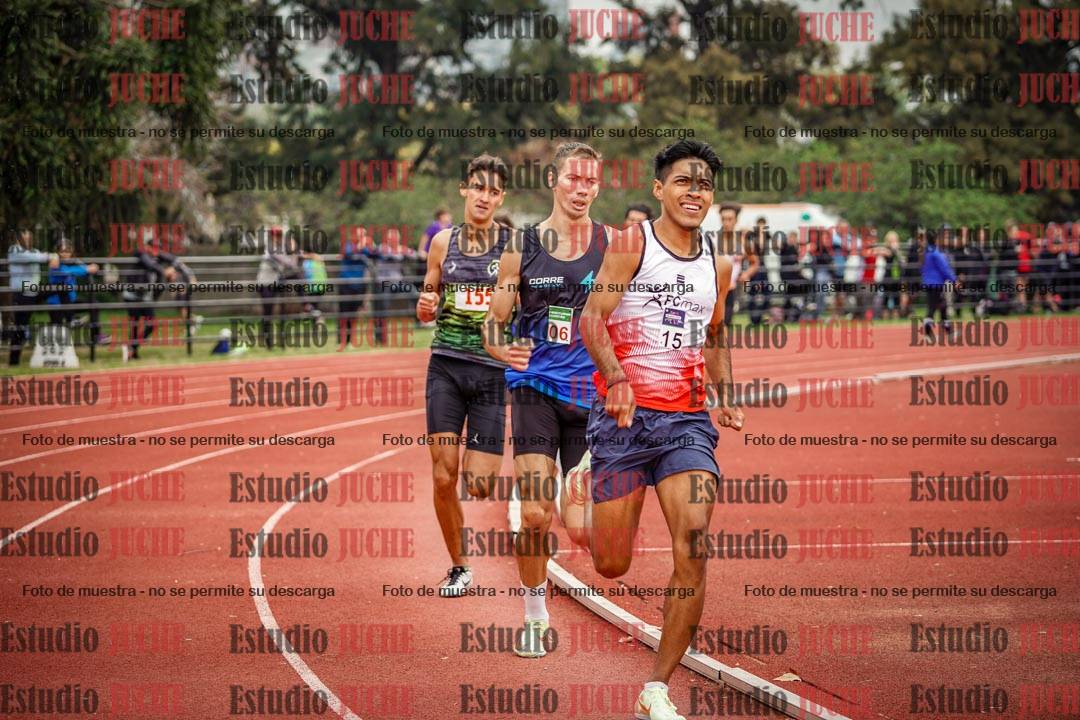 Fotos de los 800 m llanos de varones
