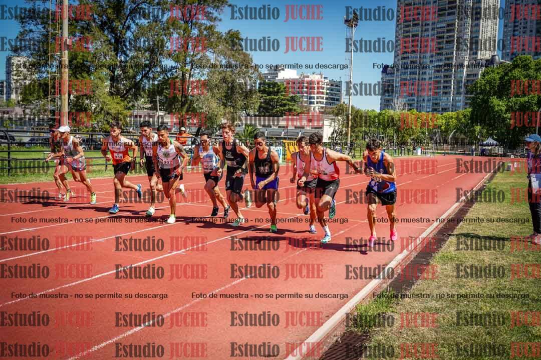 Fotos de los 3000 m con obstáculos de varones