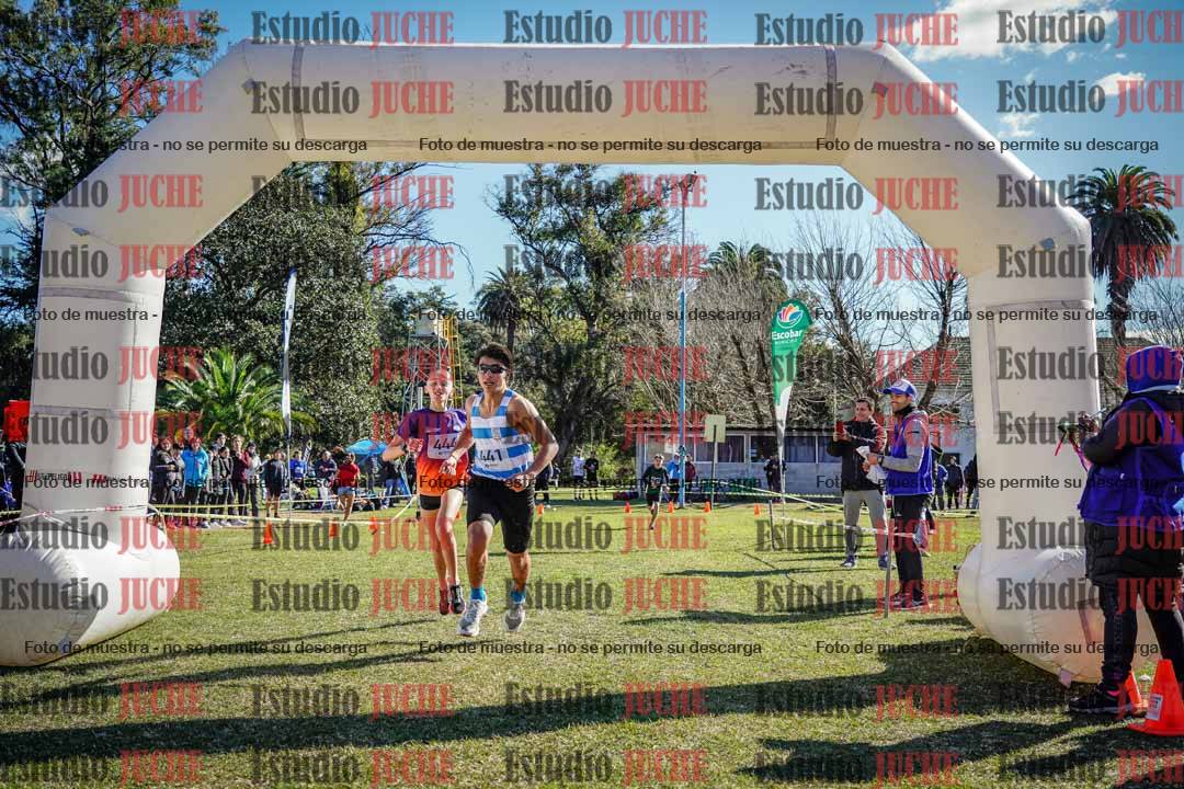 Fotos de la llegada del cross de 2000 m