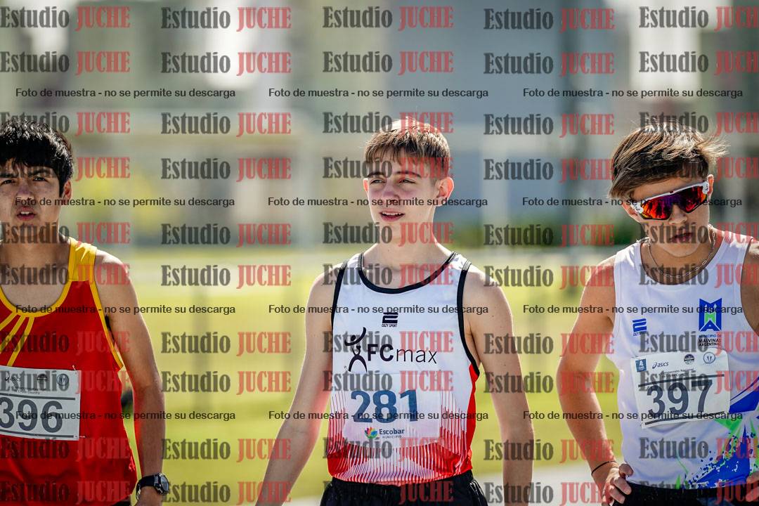 Fotos de los 2000 m con obstáculos de varones