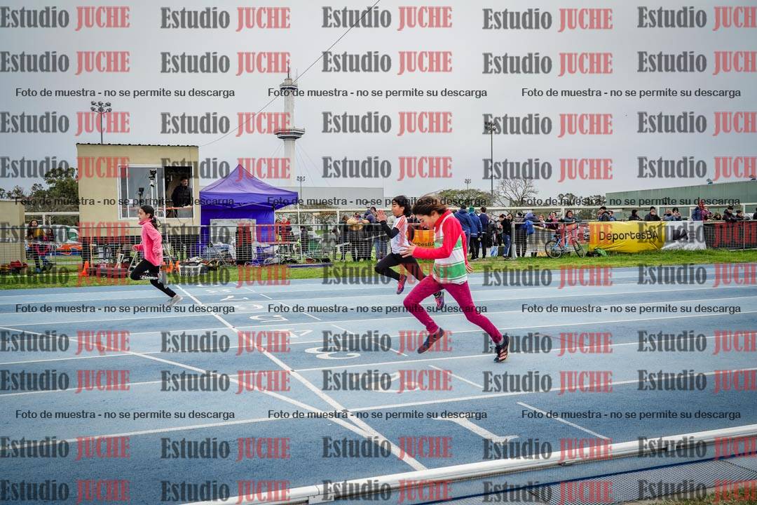 Fotos de los 50 m llanos de mujeres - U12