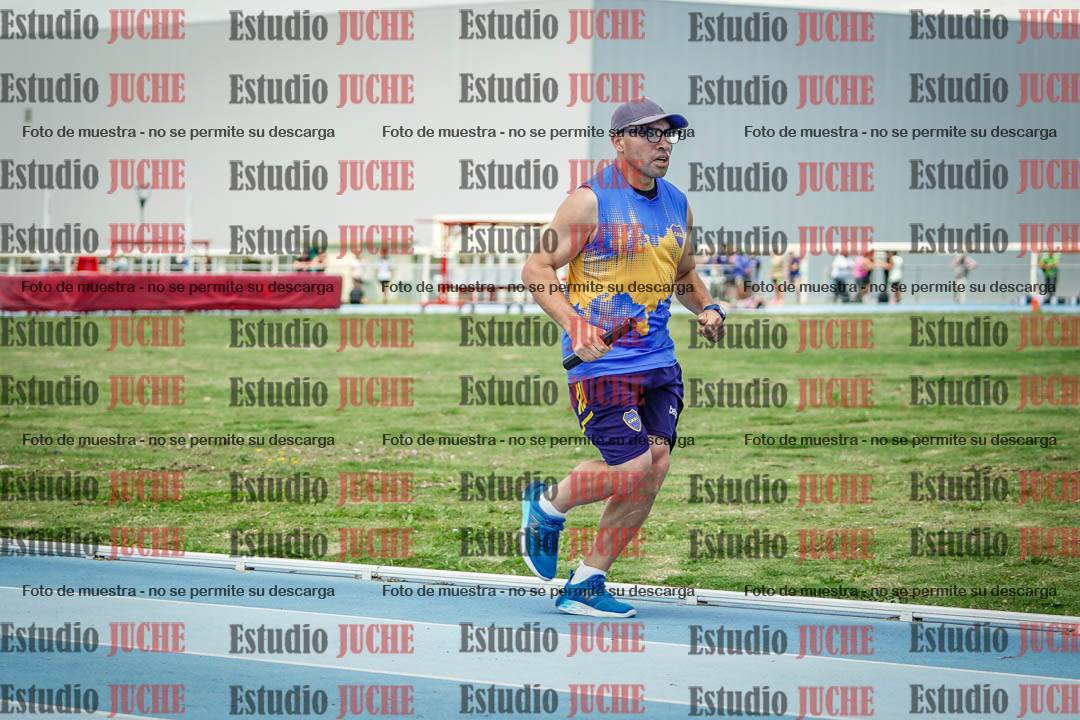 Fotos durante el transcurso de los relevos 20' para running teams - serie 1
