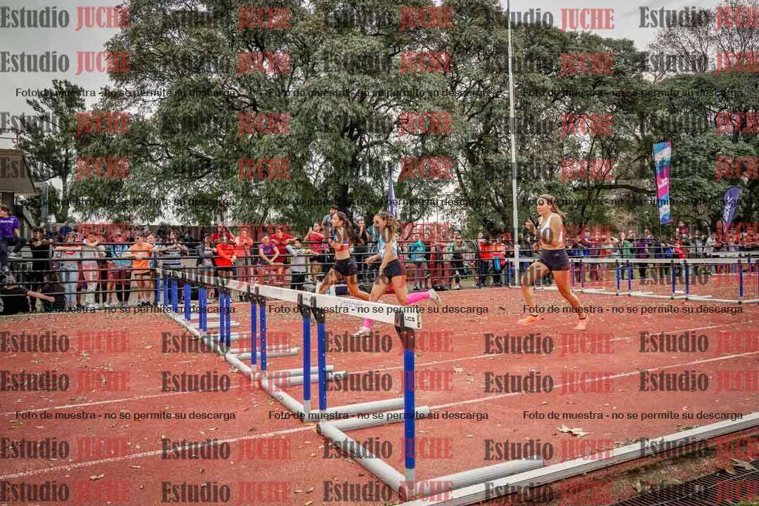 Fotos de los 100 m con vallas de mujeres - heptatlón 1