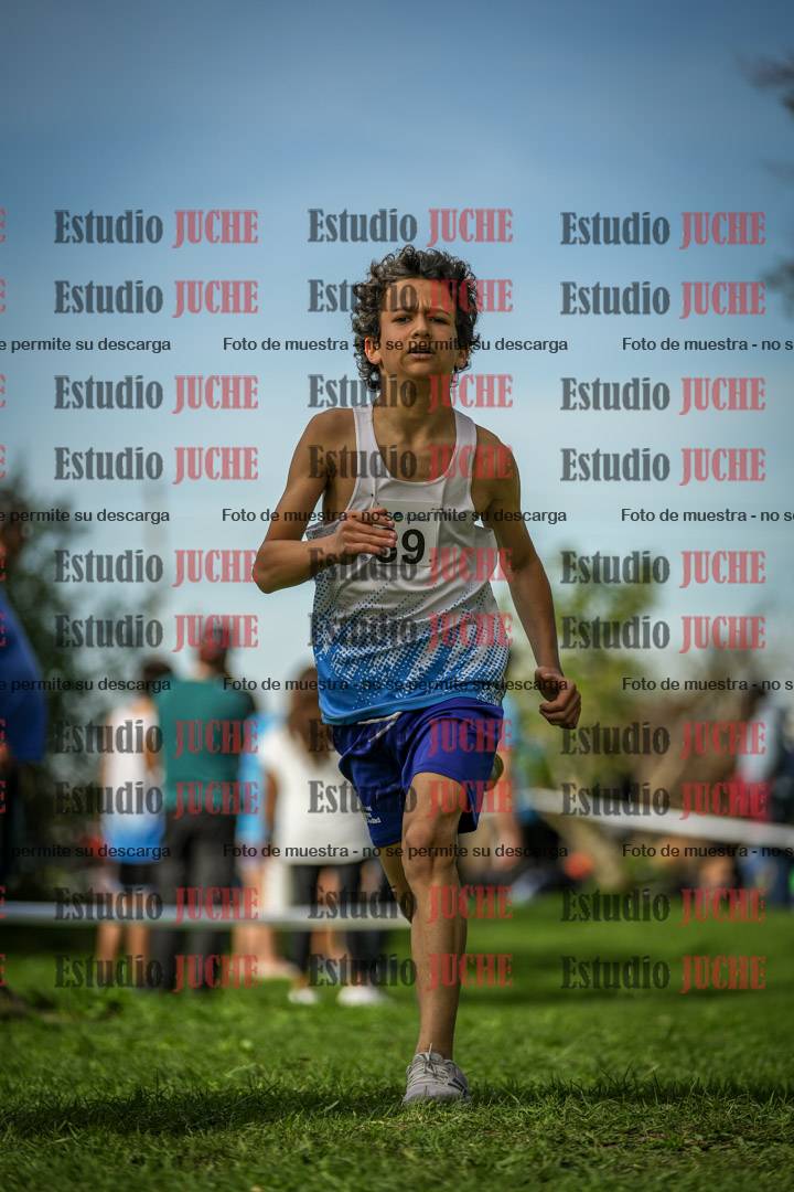 Fotos de la llegada del cross de 2000 m