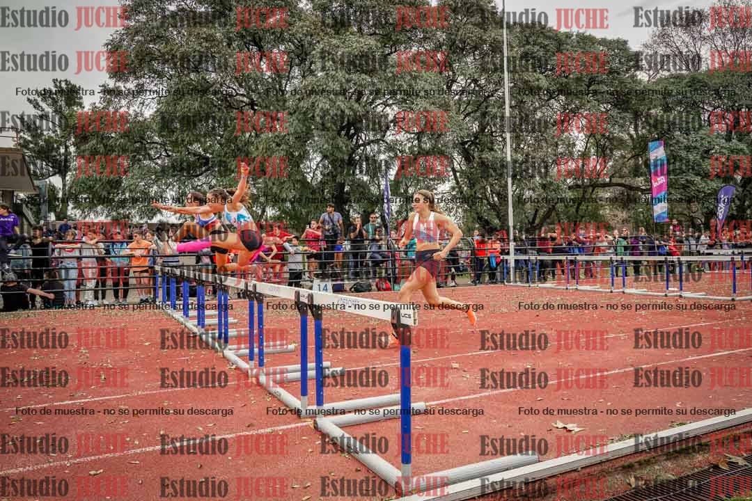Fotos de los 100 m con vallas de mujeres - heptatlón 1
