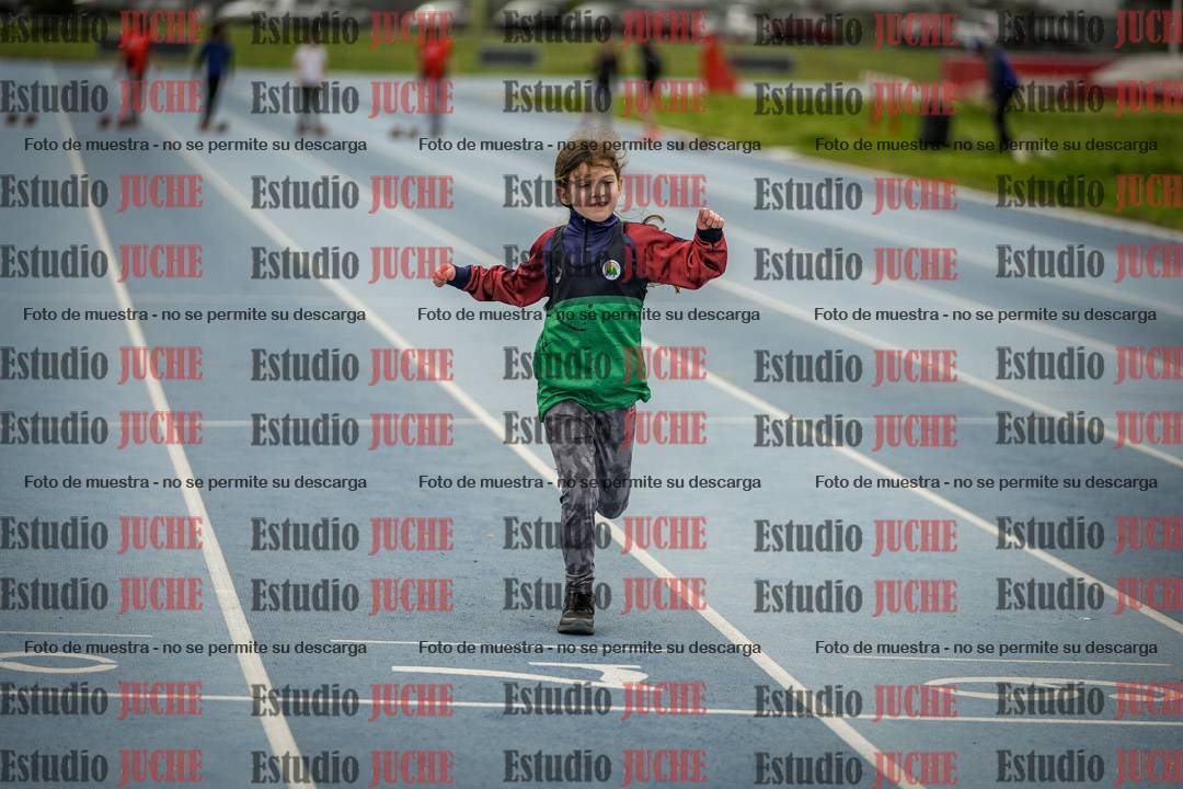 Fotos de los 50 m llanos de mujeres - U12