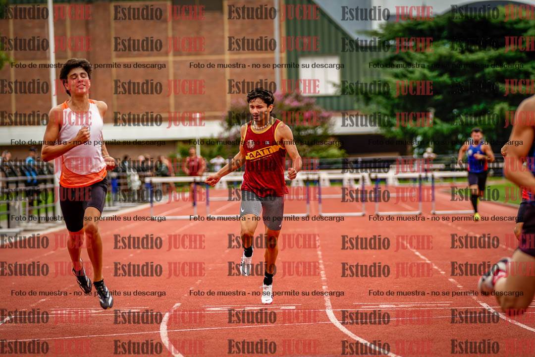 Fotos de los 400 m con vallas de varones