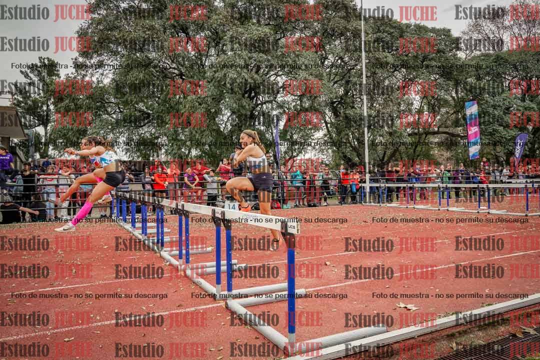 Fotos de los 100 m con vallas de mujeres - heptatlón 1