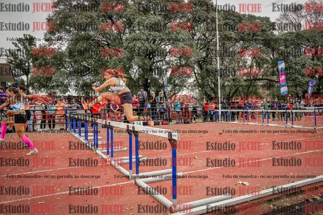 Fotos de los 100 m con vallas de mujeres - heptatlón 1