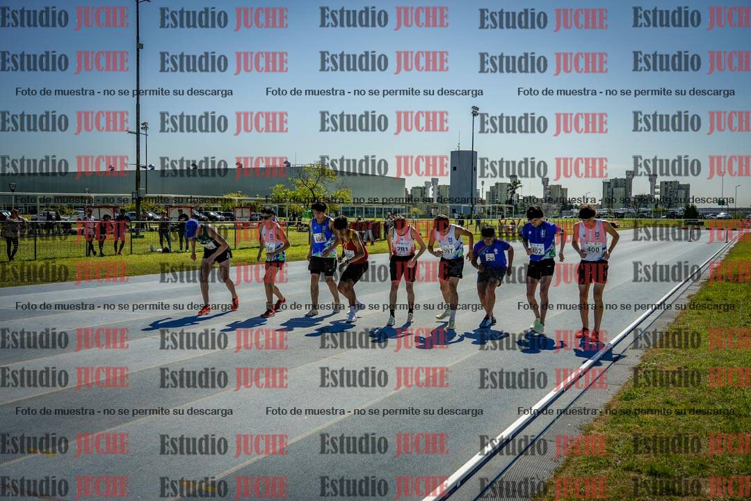 Fotos de los 2000 m con obstáculos de varones