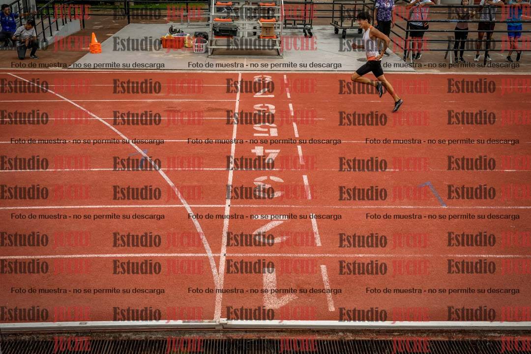 Fotos de los 400 m con vallas de varones