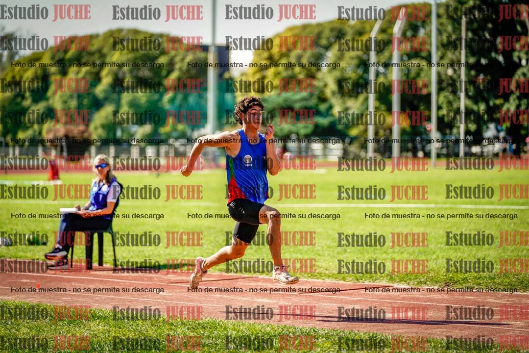 Fotos del salto en largo de varones