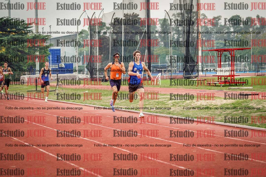 Fotos de los 800 m llanos de varones
