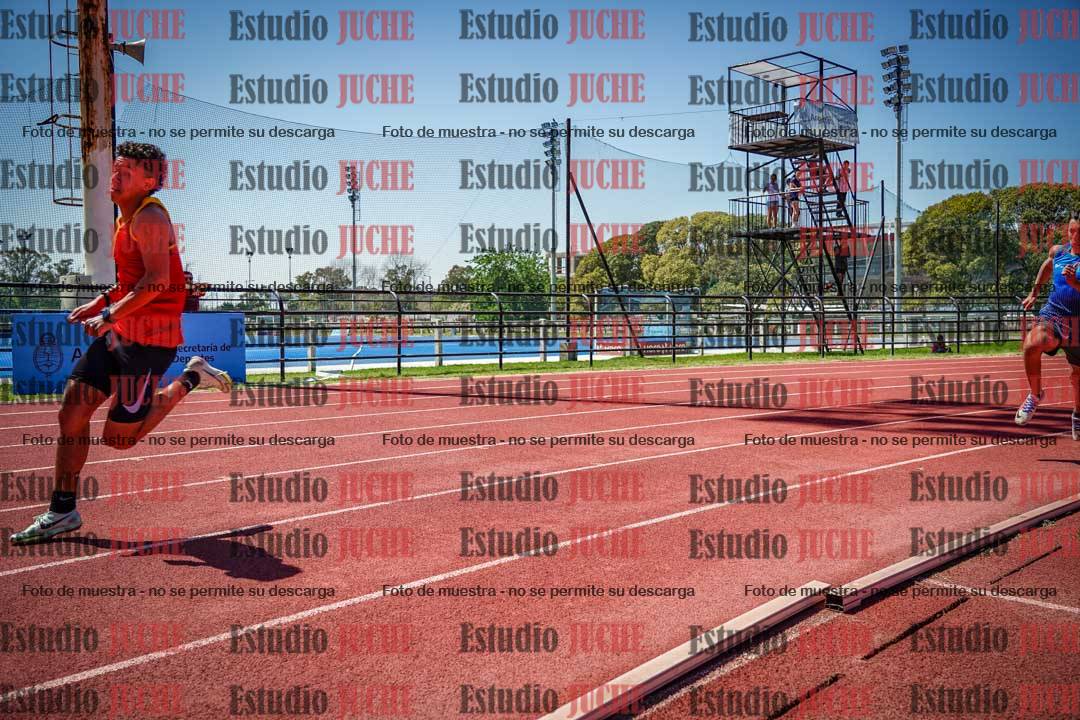 Fotos de los 200 m llanos de varones