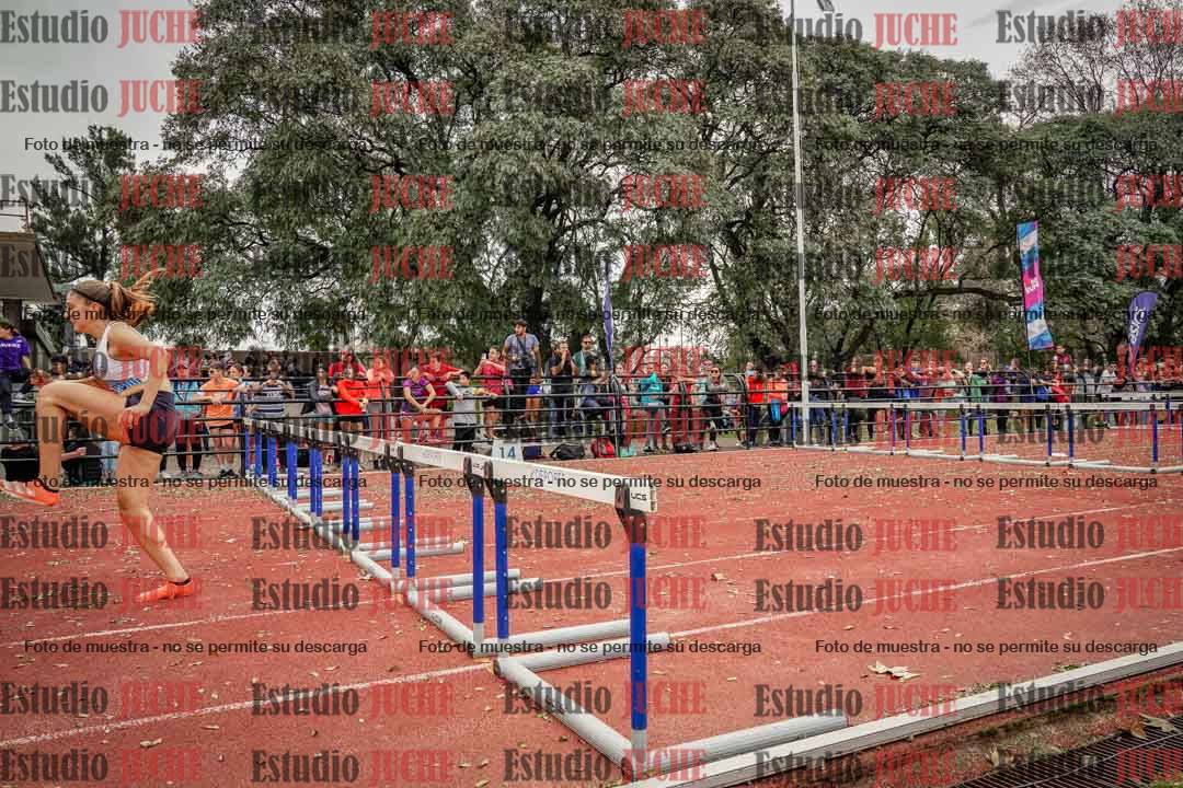 Fotos de los 100 m con vallas de mujeres - heptatlón 1