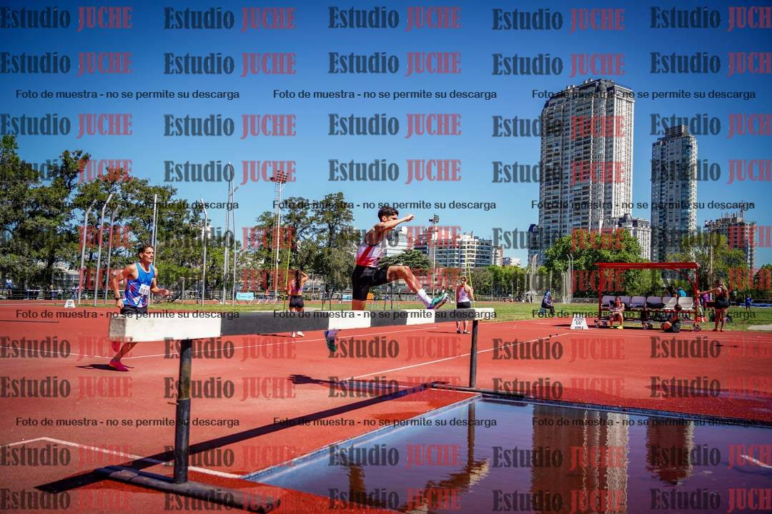 Fotos de los 3000 m con obstáculos de varones