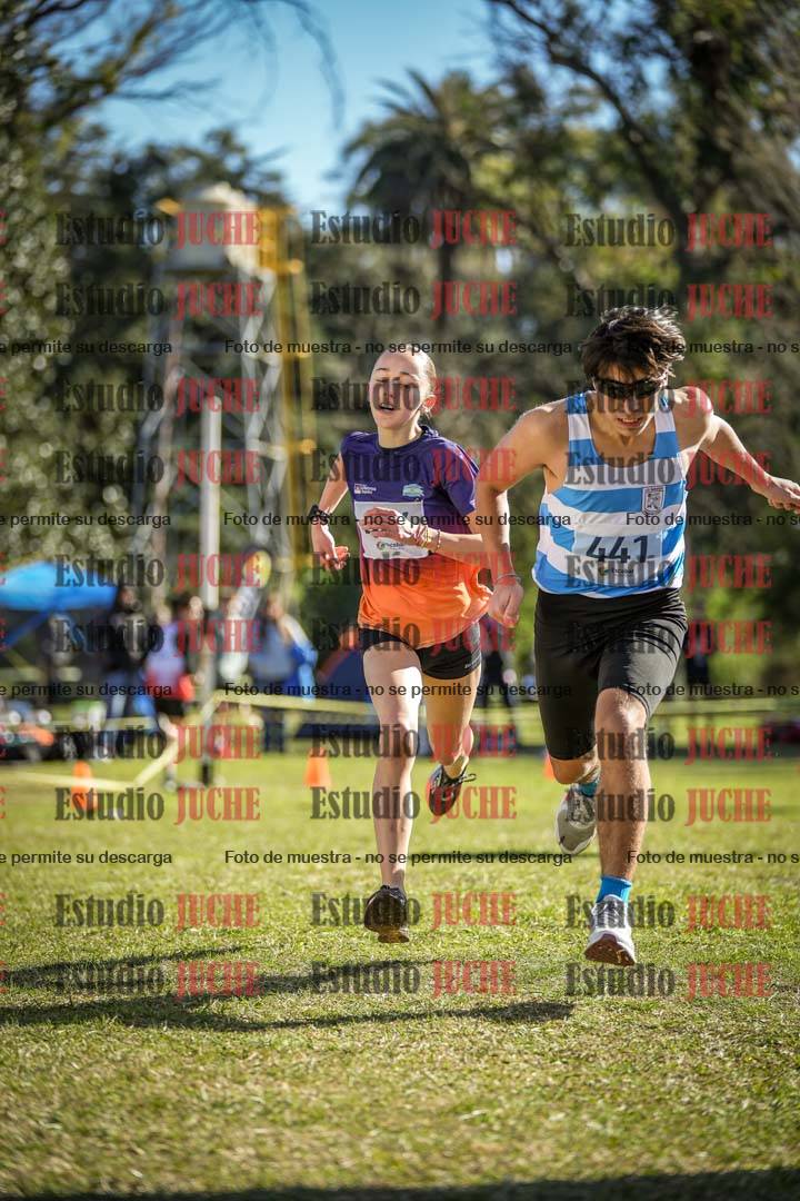Fotos de la llegada del cross de 2000 m