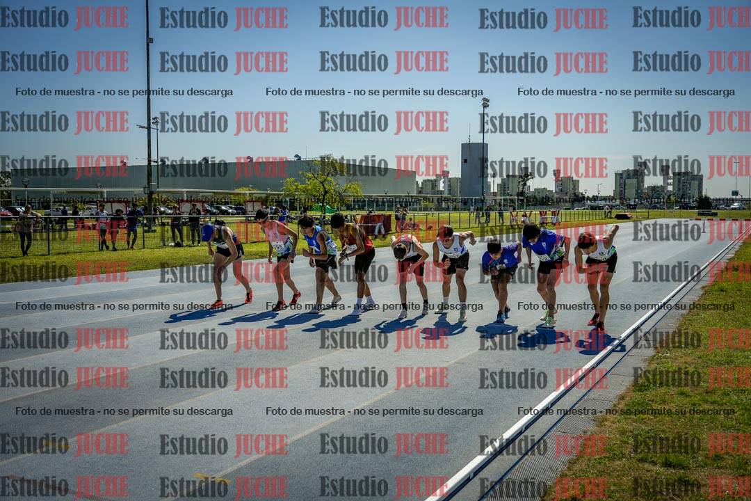 Fotos de los 2000 m con obstáculos de varones