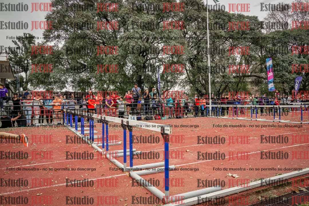 Fotos de los 100 m con vallas de mujeres - heptatlón 1