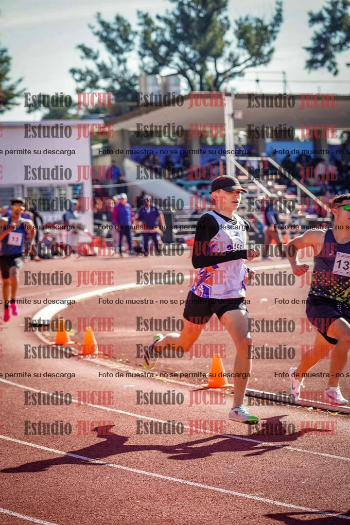 Fotos de los 800 m llanos de varones
