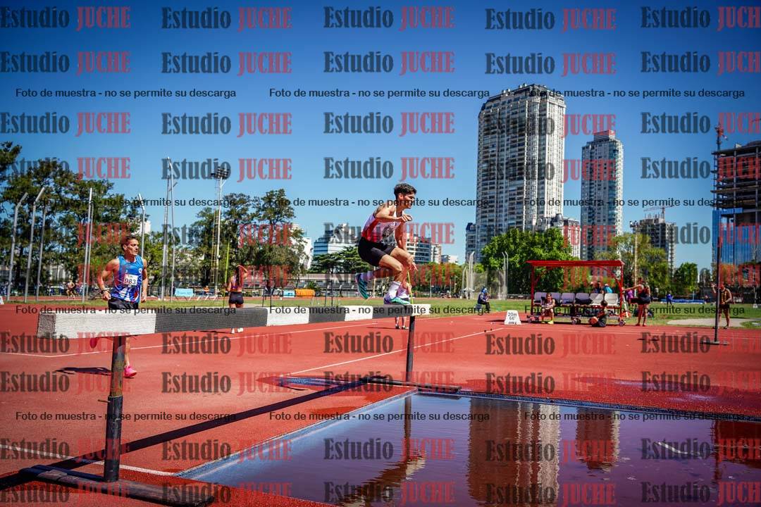 Fotos de los 3000 m con obstáculos de varones