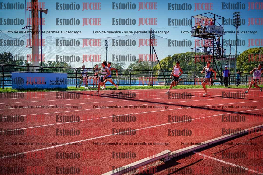 Fotos de los 200 m llanos de varones