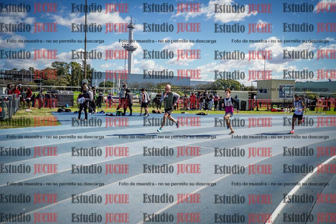 Fotos de los 800 m llanos de varones