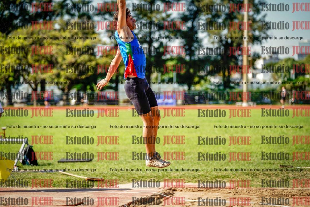 Fotos del salto en largo de varones