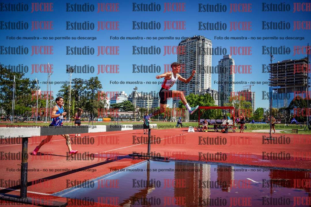 Fotos de los 3000 m con obstáculos de varones