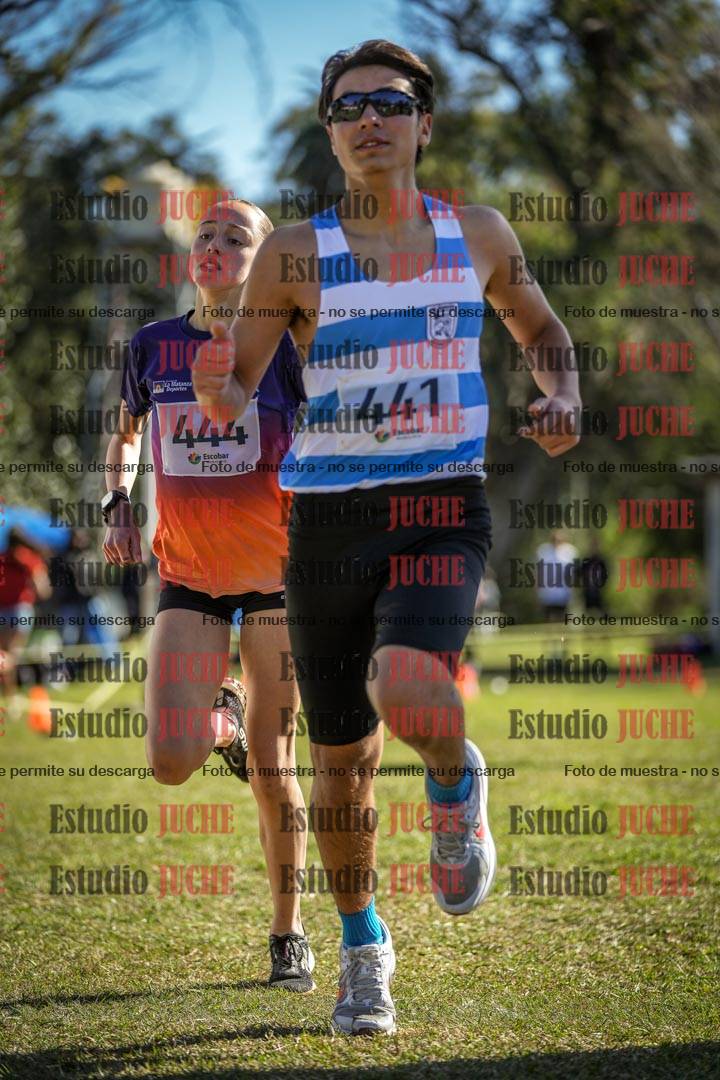 Fotos de la llegada del cross de 2000 m