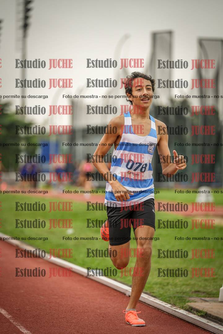 Fotos de los 800 m llanos de varones