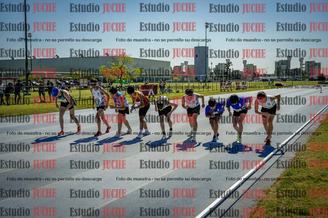 Fotos de los 2000 m con obstáculos de varones