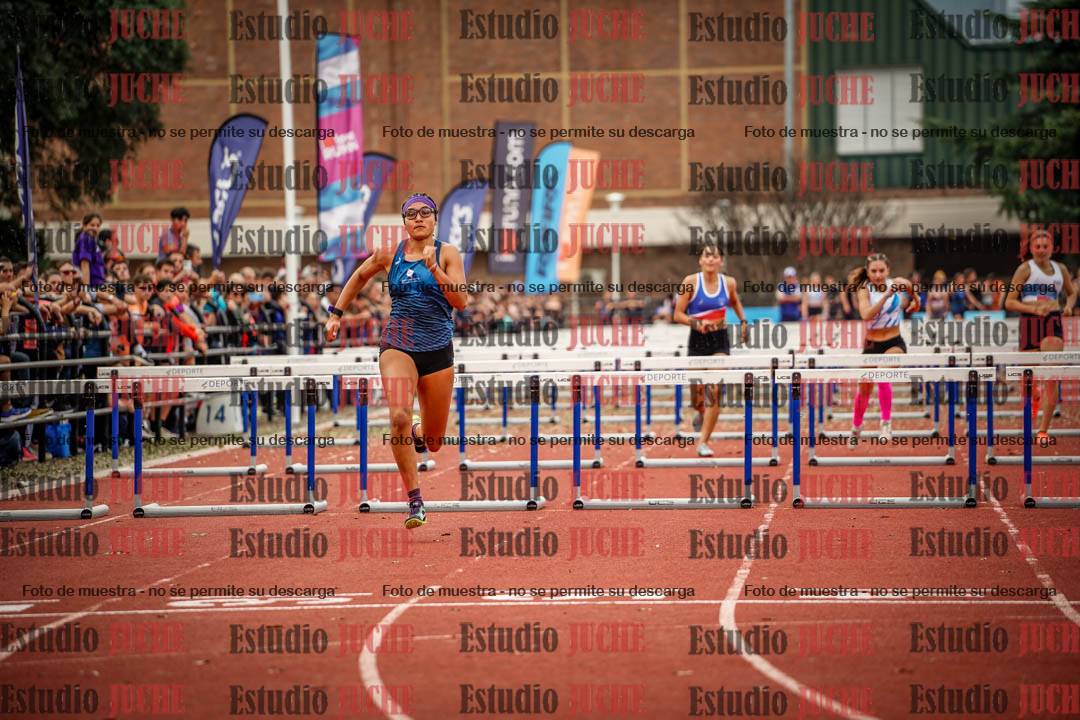 Fotos de los 100 m con vallas de mujeres - heptatlón 1